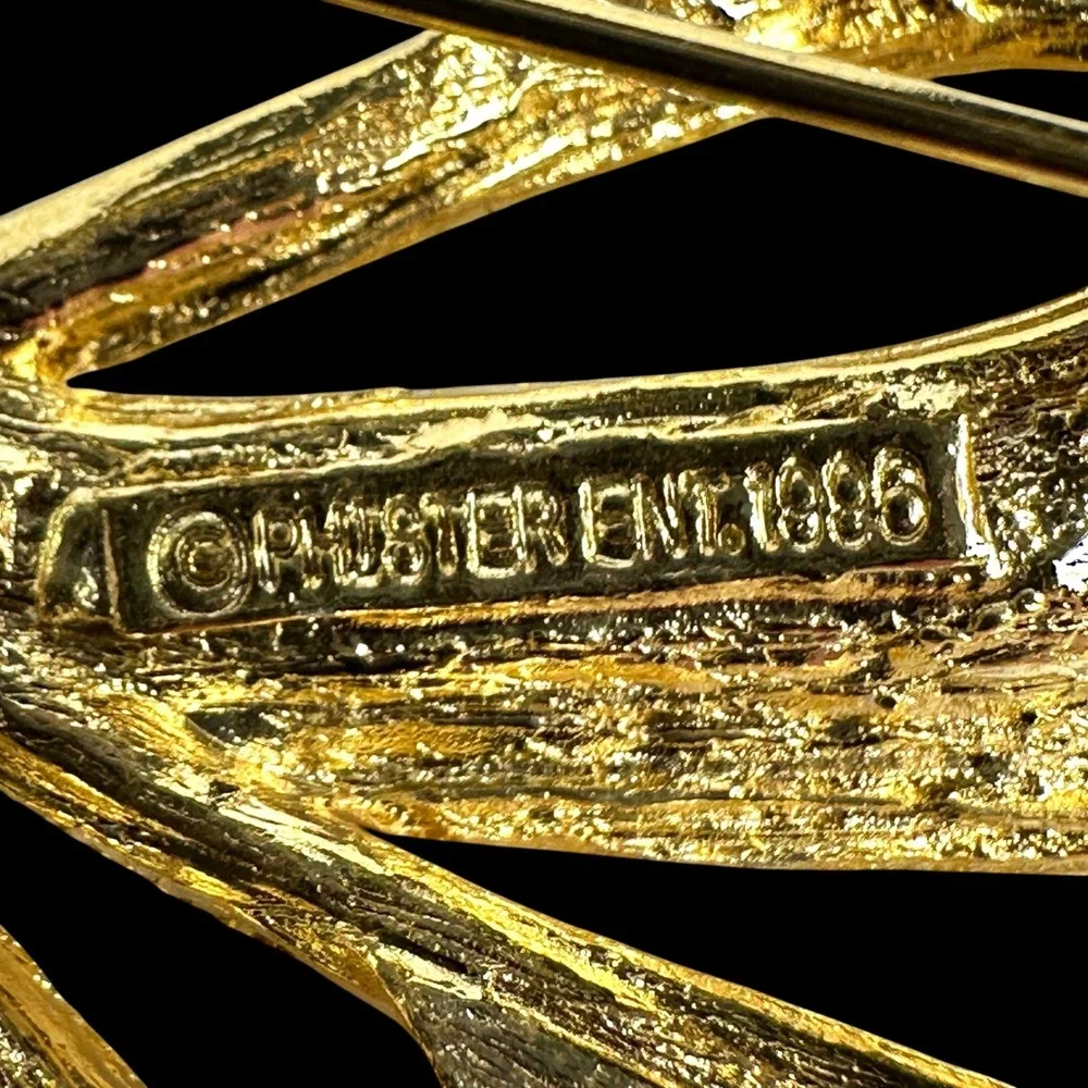 Vintage‎ 1986 Phister Ent Gold Bow Brooch - 7 Interchangeable Holiday Charms Set
